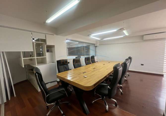Ambient biznesi me qera 3+1 ne Tirane - 2,000 Euro