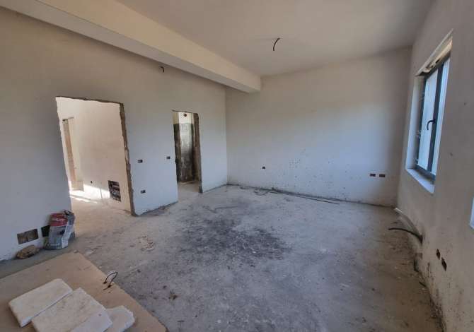 Shtepi ne shitje Apartament ne Tirane, 5+1, Mobilimi Bosh, pa mobiluar, Pagesa 482,000  Euro.