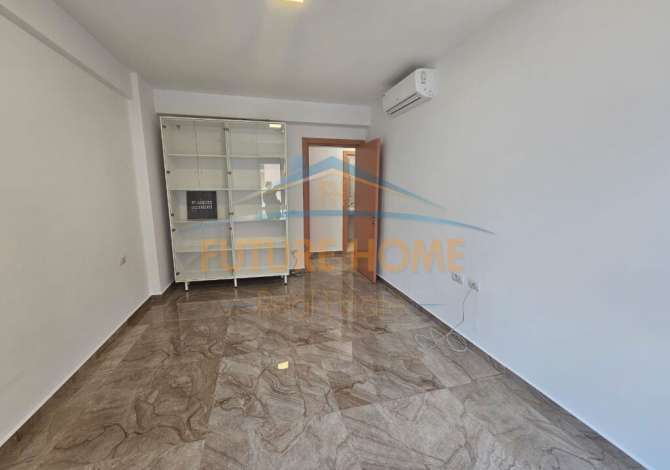 Ambient biznesi me qera 3+1 ne Tirane - 1,000 Euro