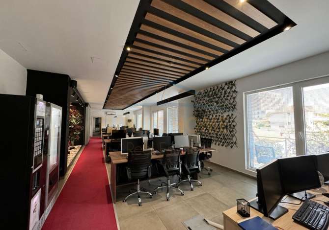 Super ambient per zyra tek fusha e aviacionit