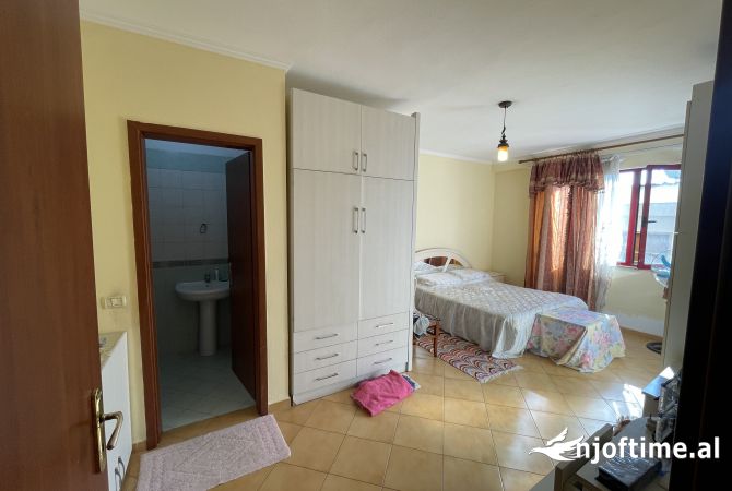 Shtepi ne shitje Apartament ne Tirane, 2+1, Mobilimi E mobiluar, Pagesa 120,000  Euro.
