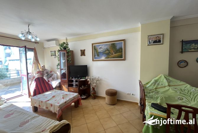 Shtepi ne shitje Apartament ne Tirane, 2+1, Mobilimi E mobiluar, Pagesa 120,000  Euro.