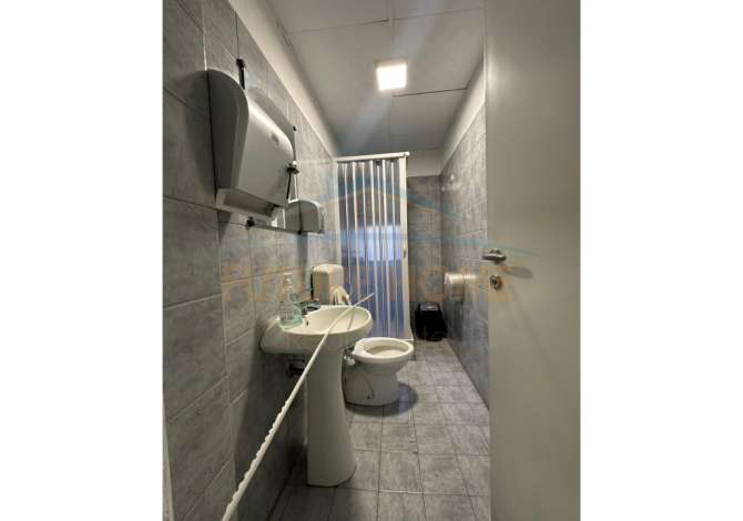 Ambient biznesi me qera 3+1 ne Tirane - 1,200 Euro