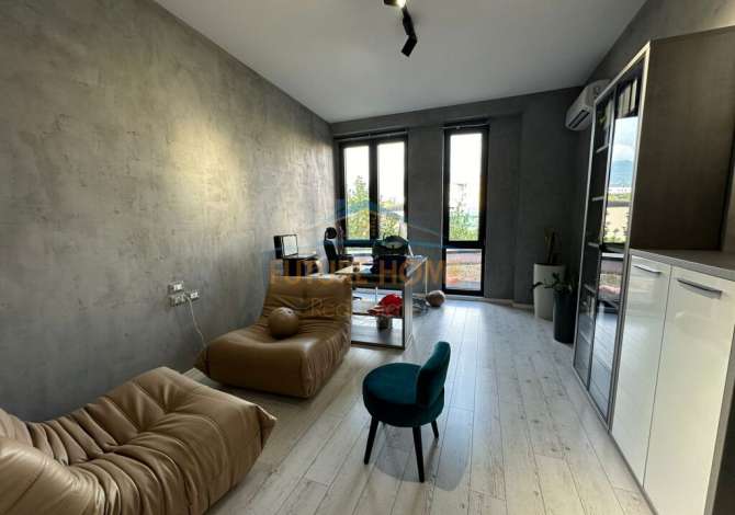 Ambient biznesi me qera 3+1 ne Tirane - 1,300 Euro