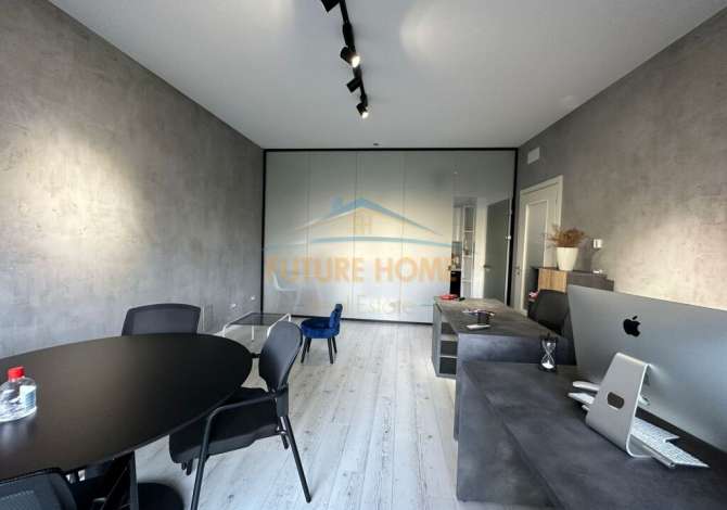 Ambient biznesi me qera 3+1 ne Tirane - 1,300 Euro