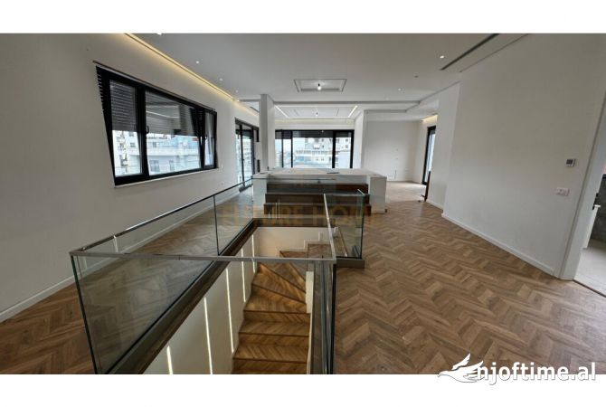 Ambient biznesi me qera 3+1 ne Tirane - 2,000 Euro