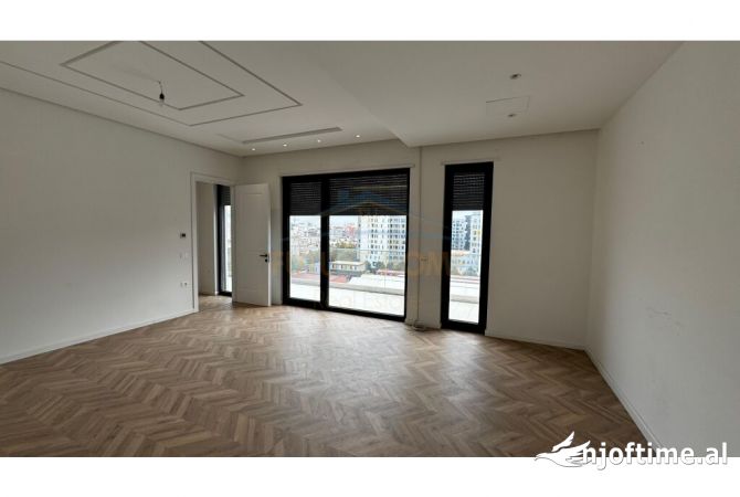 Ambient per zyra me qera pran kompleksit Delijorgji