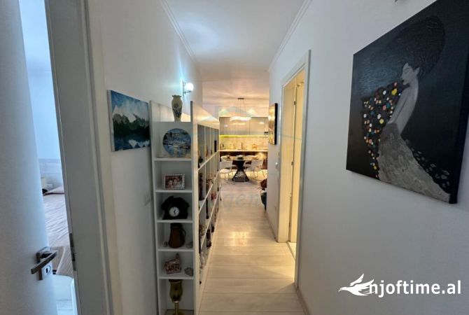 Shtepi ne shitje Apartament ne Tirane, 2+1, Mobilimi E mobiluar, Pagesa 220,000  Euro.