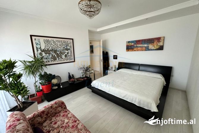 Shtepi ne shitje Apartament ne Tirane, 2+1, Mobilimi E mobiluar, Pagesa 220,000  Euro.