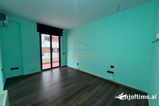 Ambient biznesi me qera 3+1 ne Tirane - 1,500 Euro