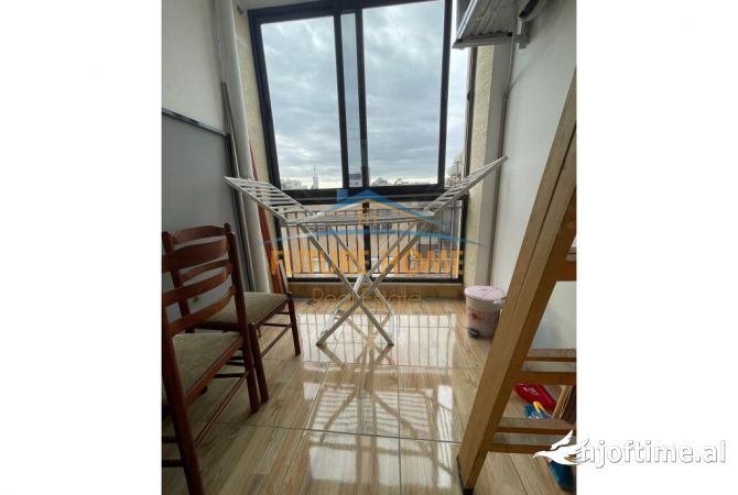 Shtepi ne shitje Apartament ne Tirane, 1+1, Mobilimi E mobiluar, Pagesa 160,000  Euro.