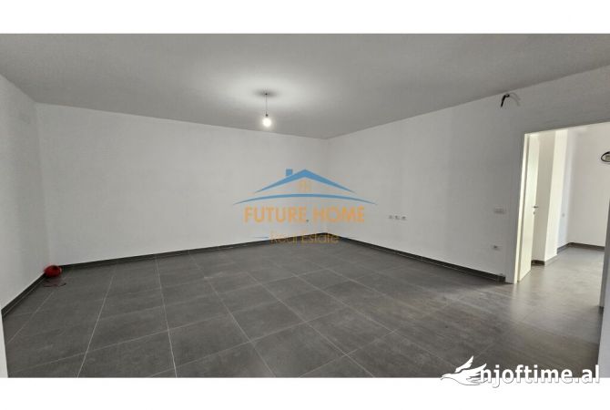 Ambient biznesi me qera 3+1 ne Tirane - 1,000 Euro
