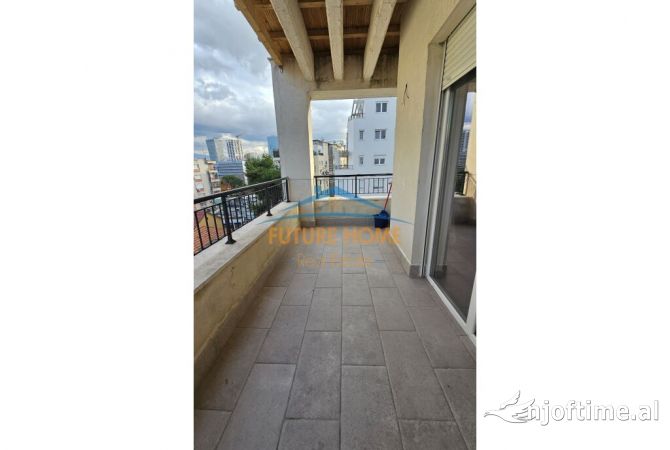 Ambient biznesi me qera 3+1 ne Tirane - 1,000 Euro
