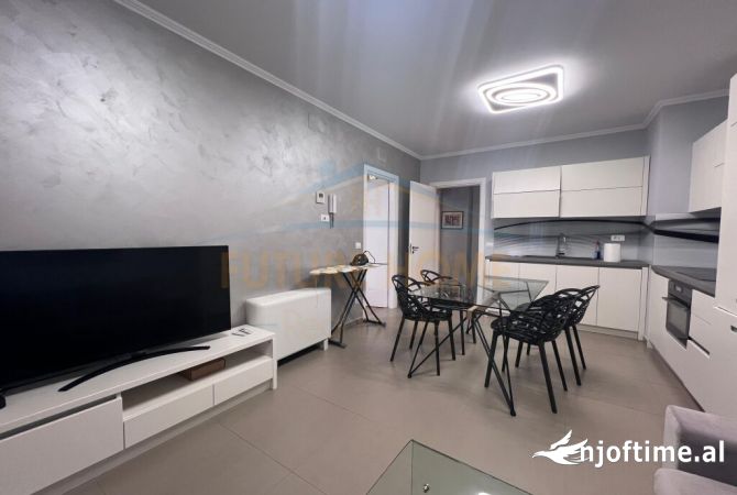 Shtepi me qera 2+1 ne Tirane - 1,400 Euro