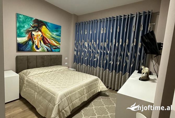 Shtepi me qera Apartament ne Tirane, 2+1, Mobilimi E mobiluar, Pagesa 700  Euro.