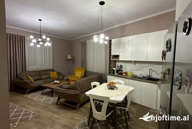 Shtepi me qera 2+1 ne Tirane - 700 Euro