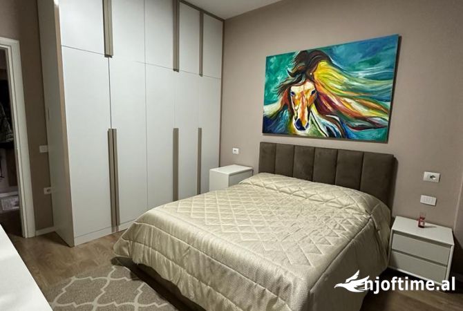 Shtepi me qera Apartament ne Tirane, 2+1, Mobilimi E mobiluar, Pagesa 700  Euro.