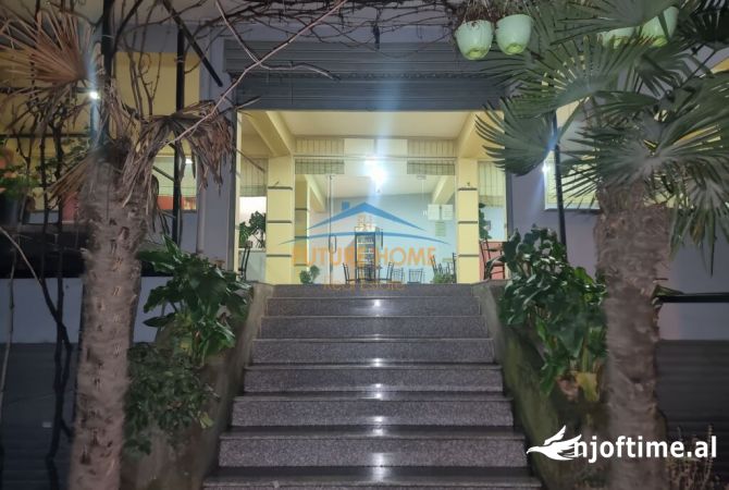 Ambient biznesi me qera 2+1 ne Tirane - 700 Euro