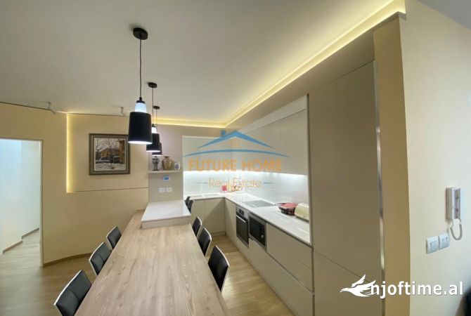 Shtepi ne shitje Apartament ne Tirane, 2+1, Mobilimi E mobiluar, Pagesa 220,000  Euro.