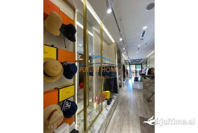 Shitet ,Biznesi tek Rruga e Kavajes.