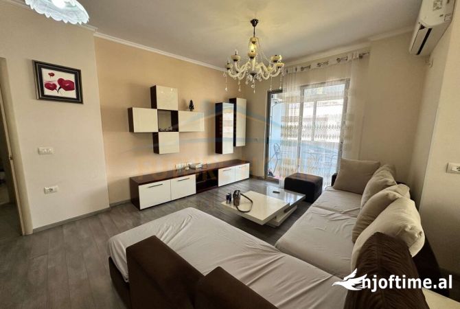 Shtepi me qera 2+1 ne Tirane - 450 Euro