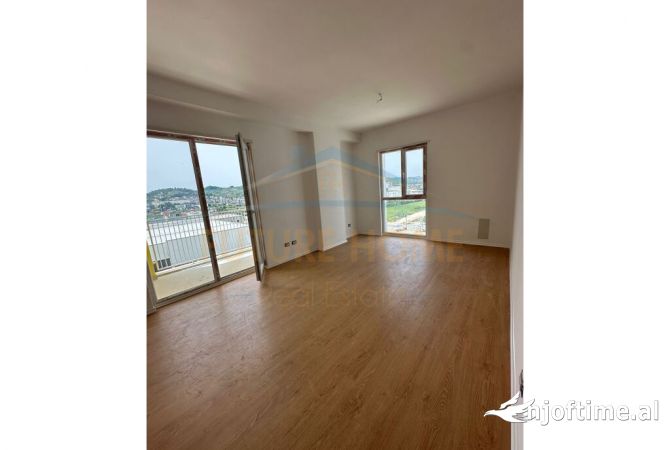 Shtepi ne shitje Apartament ne Tirane, 2+1, Mobilimi Bosh, pa mobiluar, Pagesa 93,000  Euro.