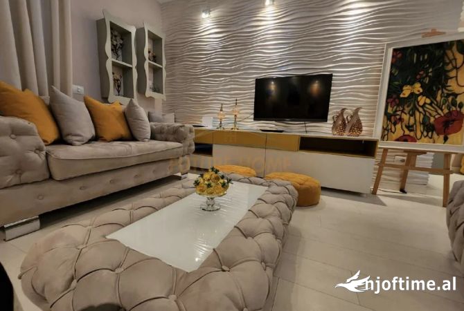 Shtepi me qera 2+1 ne Tirane - 1,500 Euro