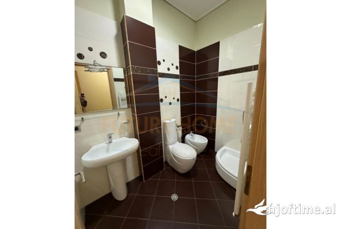 Shtepi me qera 2+1 ne Tirane - 800 Euro