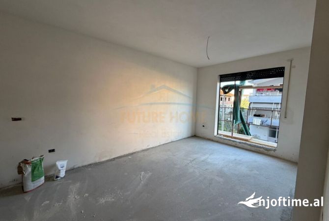 Shtepi ne shitje Apartament ne Tirane, 1+1, Mobilimi Bosh, pa mobiluar, Pagesa 100,380  Euro.