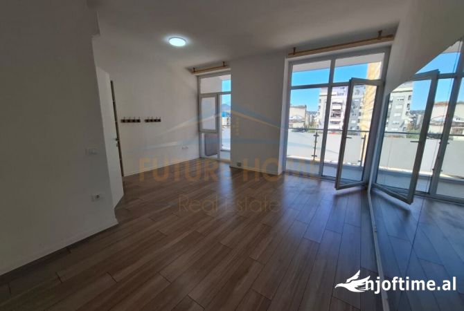 Ambient biznesi me qera 3+1 ne Tirane - 1,500 Euro