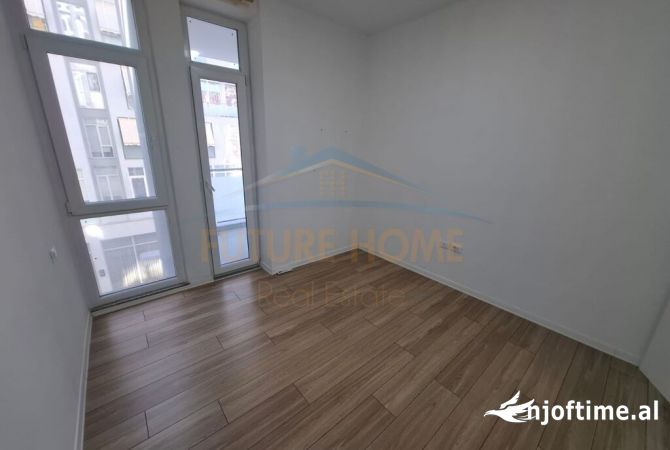 Qira, Ambient Biznesi, Kompleksi Kika 2, Komuna e Parisit