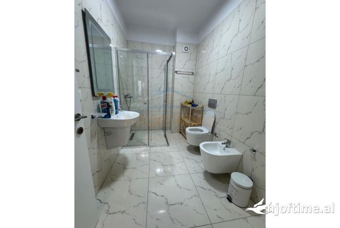 Shtepi me qera 3+1 ne Tirane - 800 Euro