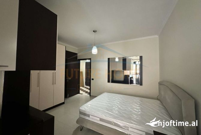 Shtepi me qera Apartament ne Tirane, 2+1, Mobilimi E mobiluar, Pagesa 500  Euro.