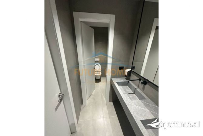 Ambient biznesi me qera 3+1 ne Tirane - 5,500 Euro