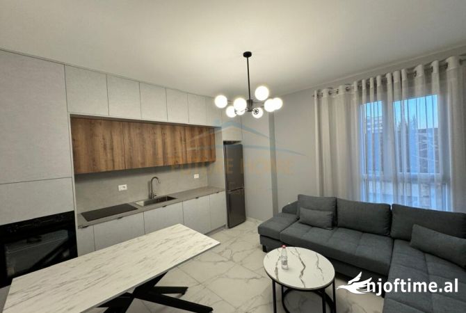 Shtepi me qera 2+1 ne Tirane - 800 Euro