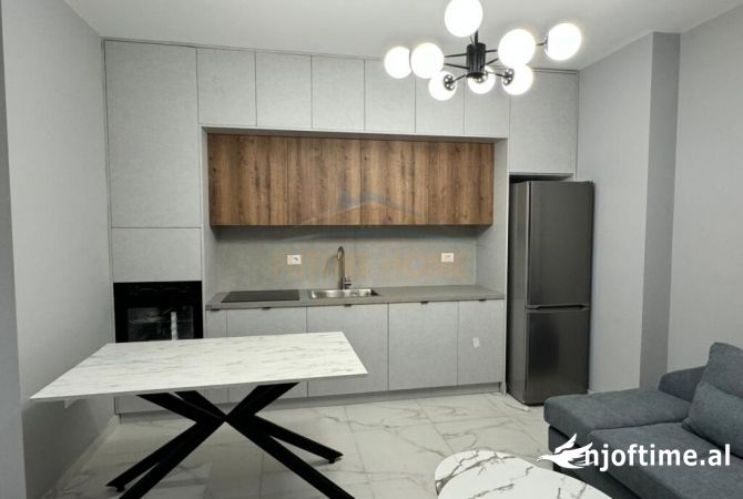 Shtepi me qera 2+1 ne Tirane - 800 Euro