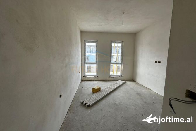 Shtepi ne shitje Apartament ne Tirane, 2+1, Mobilimi Bosh, pa mobiluar, Pagesa 98,000  Euro.