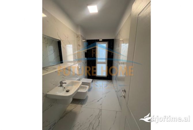 Ambient biznesi me qera 3+1 ne Tirane - 2,300 Euro