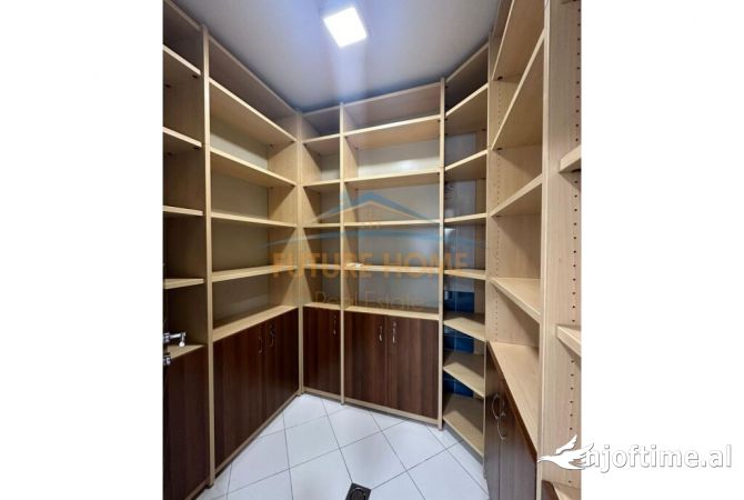 Ambient biznesi me qera 3+1 ne Tirane - 1,200 Euro