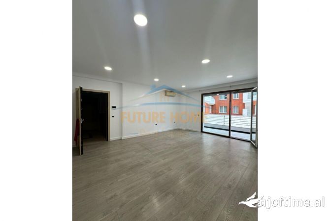 Ambient biznesi me qera 3+1 ne Tirane - 1,200 Euro