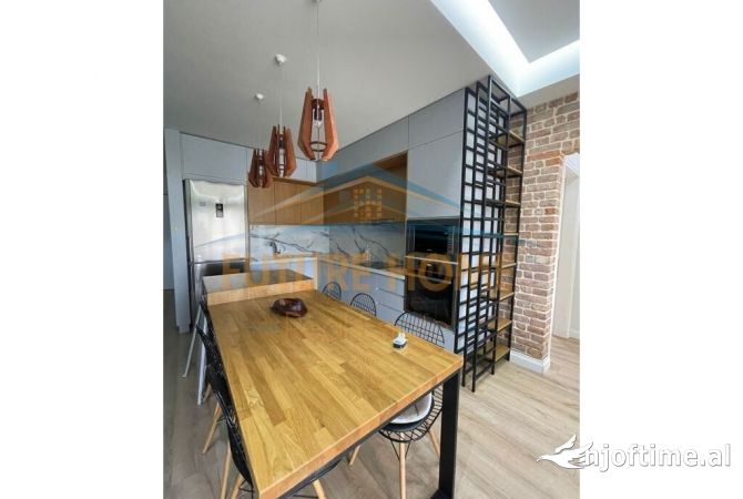 Shtepi me qera Apartament ne Tirane, 2+1, Mobilimi E mobiluar, Pagesa 700  Euro.