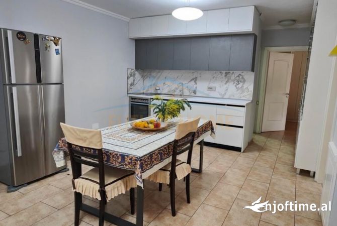 Shtepi me qera Apartament ne Tirane, 2+1, Mobilimi E mobiluar, Pagesa 600  Euro.