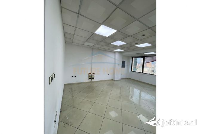 Ambient biznesi me qera 3+1 ne Tirane - 1,725 Euro