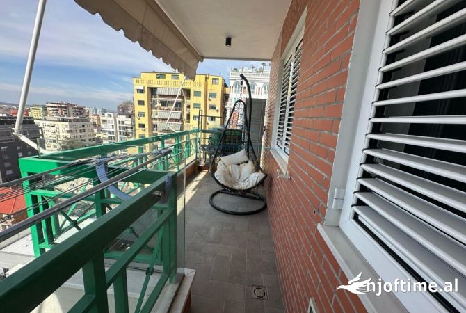 Shtepi me qera Apartament ne Tirane, 3+1, Mobilimi E mobiluar, Pagesa 2,500  Euro.