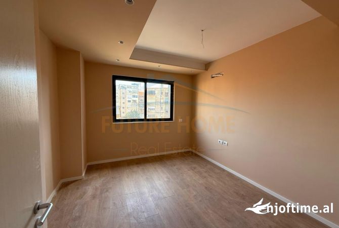 Shtepi ne shitje Apartament ne Tirane, 2+1, Mobilimi Bosh, pa mobiluar, Pagesa 320,000  Euro.