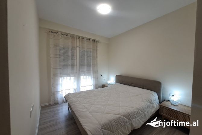 Shtepi me qera Apartament ne Tirane, 2+1, Mobilimi E mobiluar, Pagesa 650  Euro.