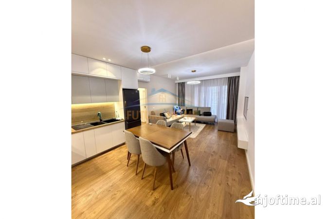 Shtepi me qera Apartament ne Tirane, 2+1, Mobilimi E mobiluar, Pagesa 1,000  Euro.
