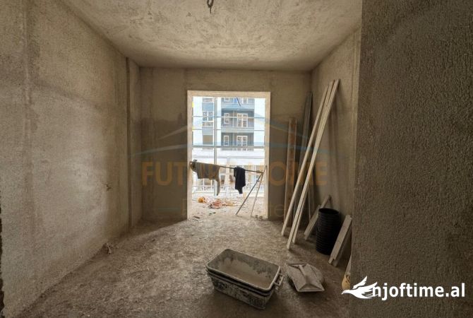 Shtepi ne shitje Apartament ne Tirane, 2+1, Mobilimi Bosh, pa mobiluar, Pagesa 83,000  Euro.