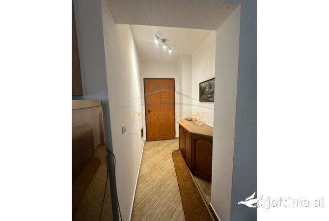 Shtepi me qera Apartament ne Tirane, 1+1, Mobilimi E mobiluar, Pagesa 600  Euro.