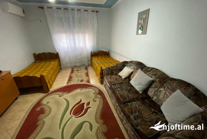 Shtepi ne shitje Apartament ne Tirane, 2+1, Mobilimi E mobiluar, Pagesa 70,000  Euro.